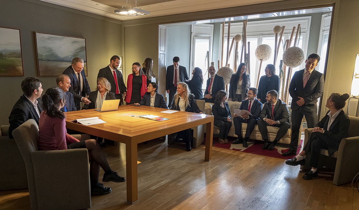 El Presidente de la asociación Europea de Abogados visita Català Reinón